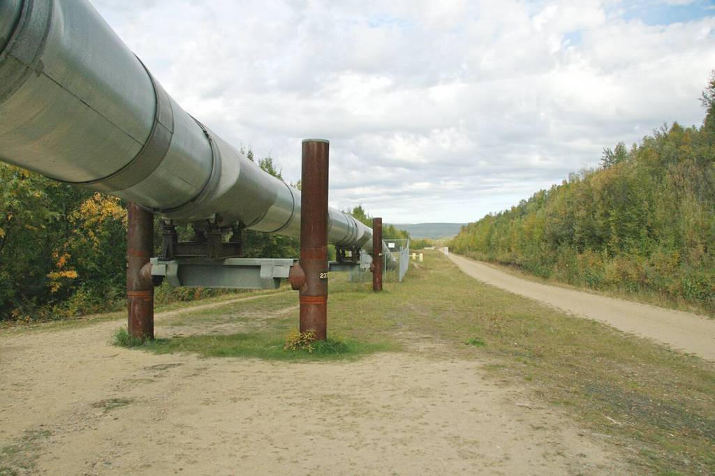 LETTER: Canada needs pipelines to the east and west coasts
