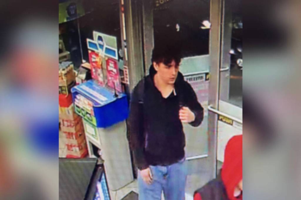 Victoria police appeal to public to help find missing youth