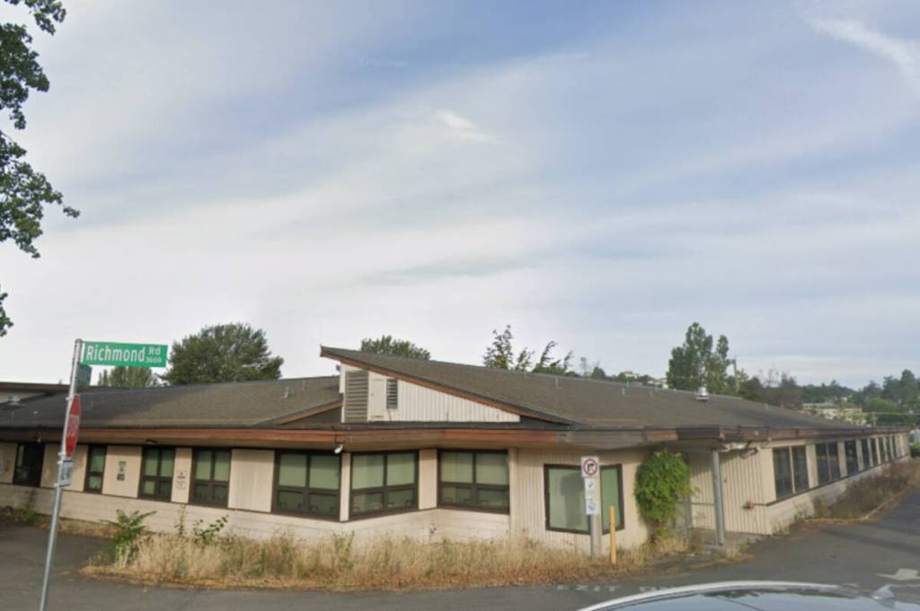 Mount Tolmie, the former long-term care home, sits empty as the Capital Regional Hospitals District calls on the province to help provide more supportive housing in Greater Victoria. (Google Maps Streetview)